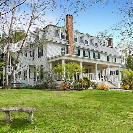 The Dewey By The Lenox Collection Bed & Breakfast ภายนอก รูปภาพ