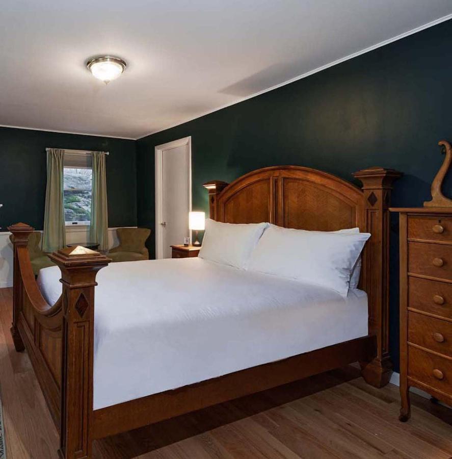 The Dewey By The Lenox Collection Bed & Breakfast ภายนอก รูปภาพ