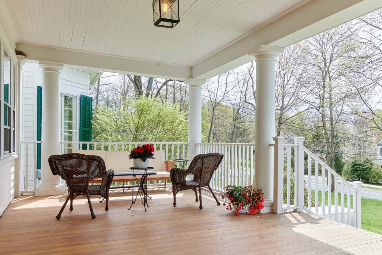 The Dewey By The Lenox Collection Bed & Breakfast ภายนอก รูปภาพ