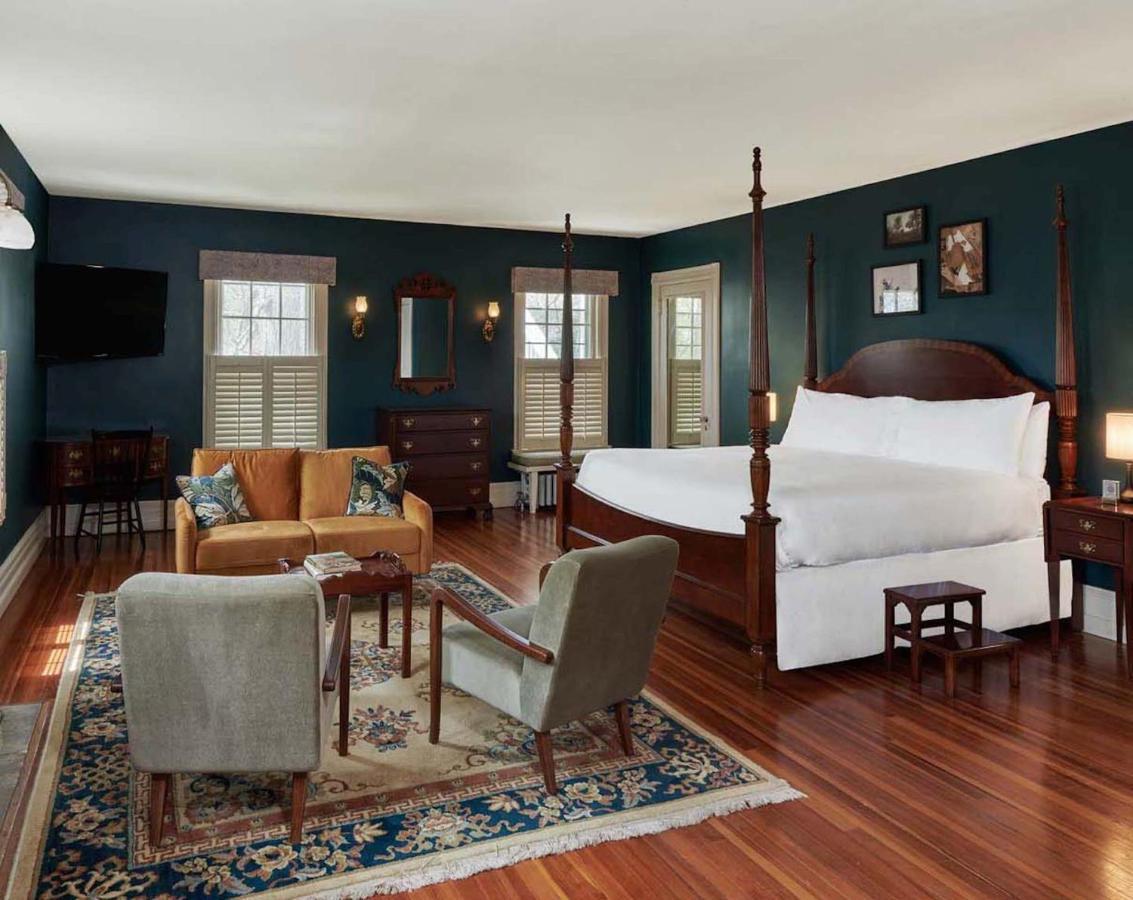 The Dewey By The Lenox Collection Bed & Breakfast ภายนอก รูปภาพ