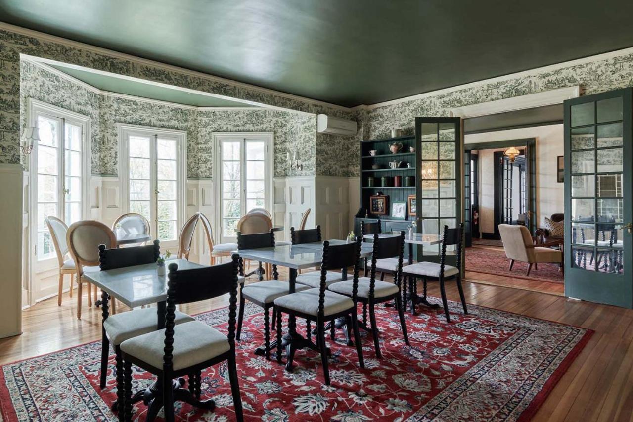 The Dewey By The Lenox Collection Bed & Breakfast ภายนอก รูปภาพ
