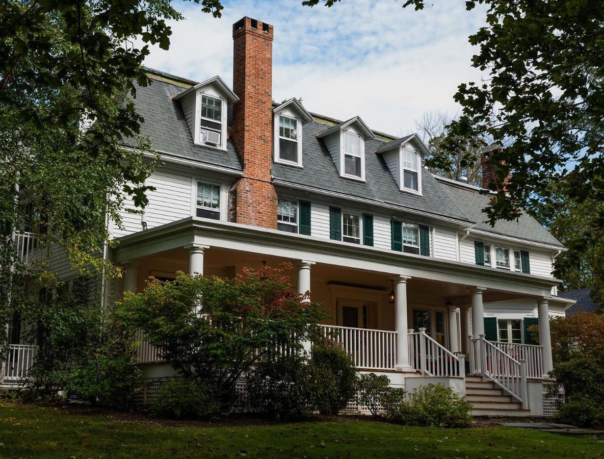 The Dewey By The Lenox Collection Bed & Breakfast ภายนอก รูปภาพ