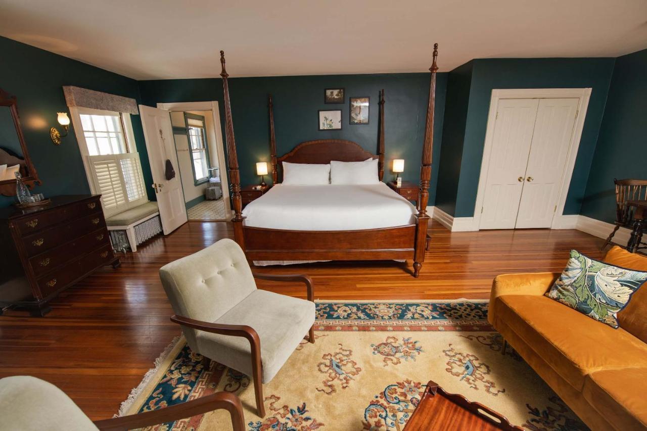 The Dewey By The Lenox Collection Bed & Breakfast ภายนอก รูปภาพ