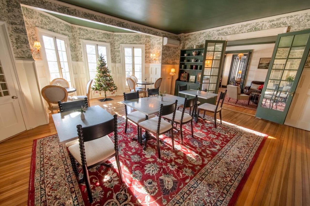 The Dewey By The Lenox Collection Bed & Breakfast ภายนอก รูปภาพ