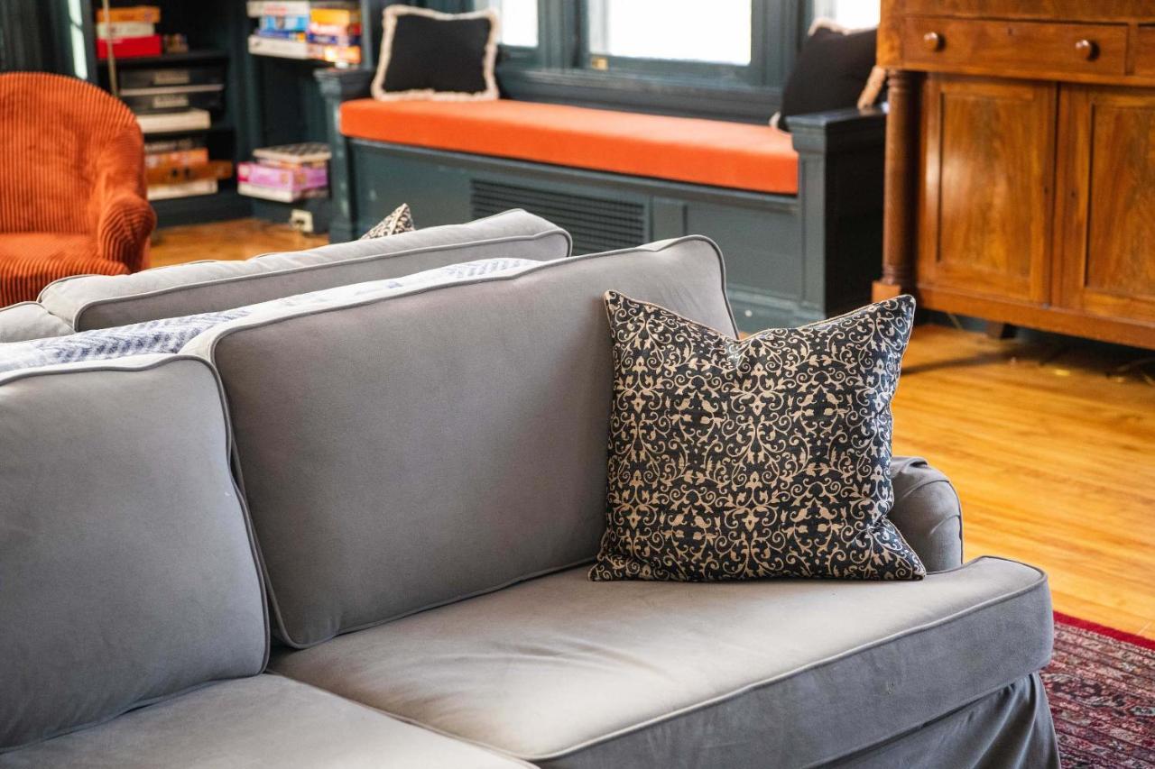 The Dewey By The Lenox Collection Bed & Breakfast ภายนอก รูปภาพ