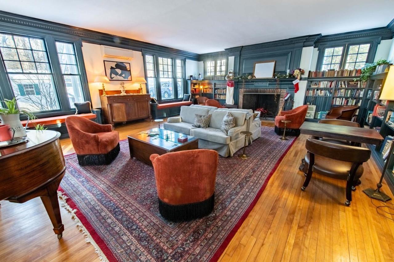 The Dewey By The Lenox Collection Bed & Breakfast ภายนอก รูปภาพ